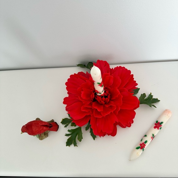 Bundle of 3 pieces candle holderFestive Floral Candles - Picture 3 of 12